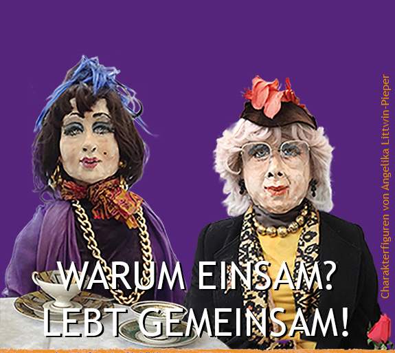 Lebensgroße Puppen: 2 alte elegant gekleidete Damen mit Hut sitzen an einem Kaffeetisch